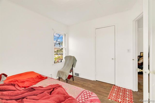 42859 Palmer Road, Canton, MI 48188