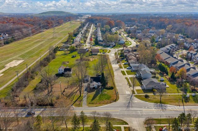 42859 Palmer Road, Canton, MI 48188
