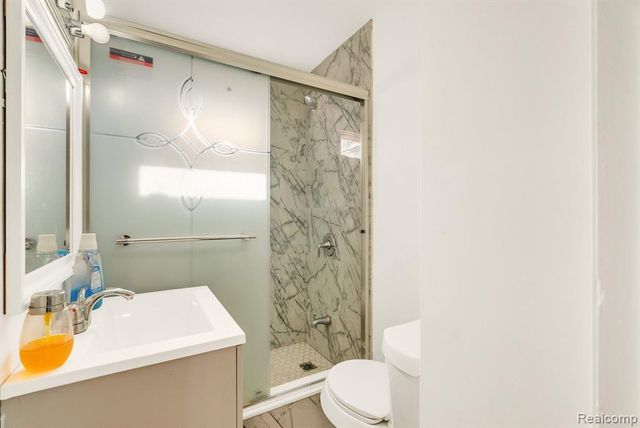 42859 Palmer Road, Canton, MI 48188