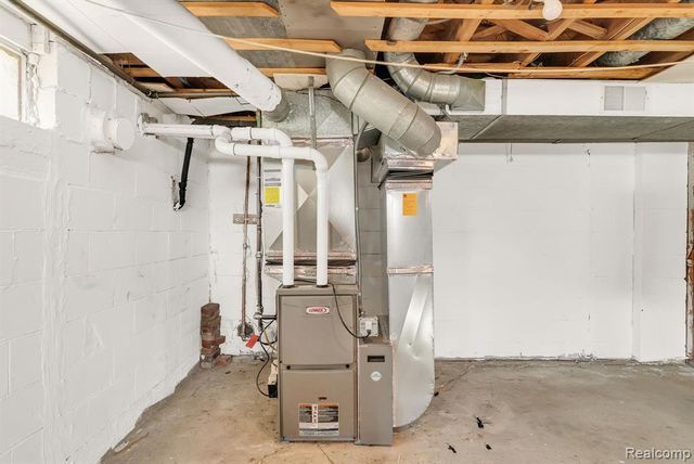 42859 Palmer Road, Canton, MI 48188