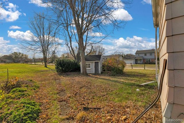 42859 Palmer Road, Canton, MI 48188