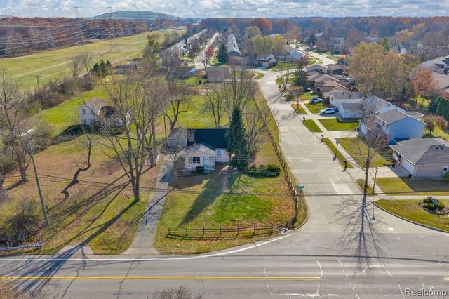 42859 Palmer Road, Canton, MI 48188