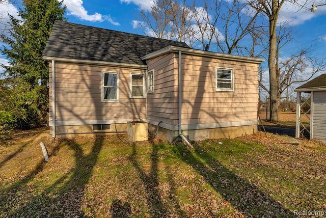 42859 Palmer Road, Canton, MI 48188