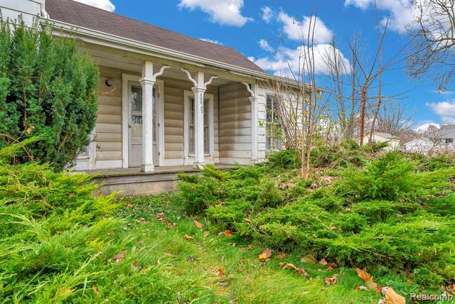 42859 Palmer Road, Canton, MI 48188