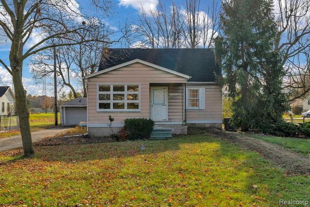 42859 Palmer Road, Canton, MI 48188