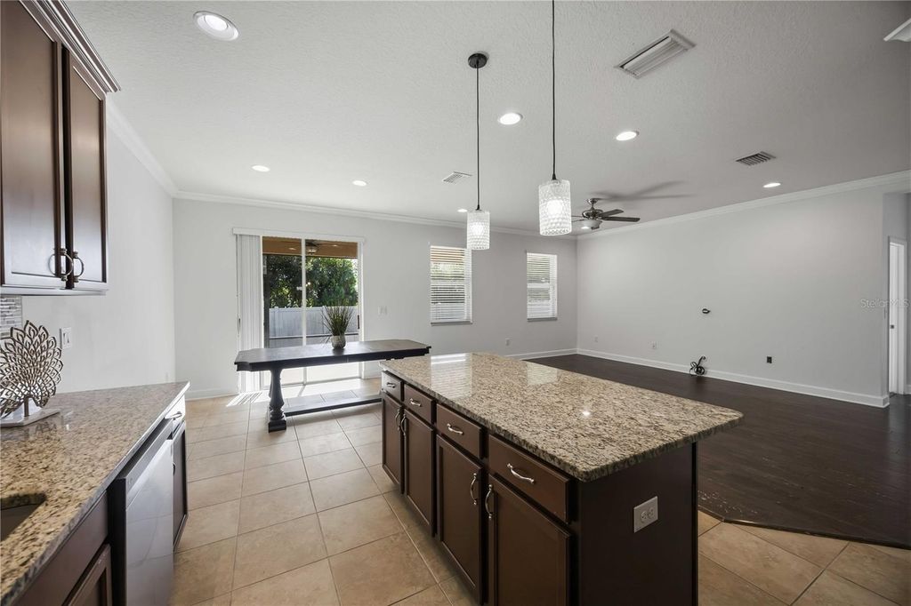 Image 12 of property listing at 5711 ARBOR WOOD COURT, Bradenton, FL 34203