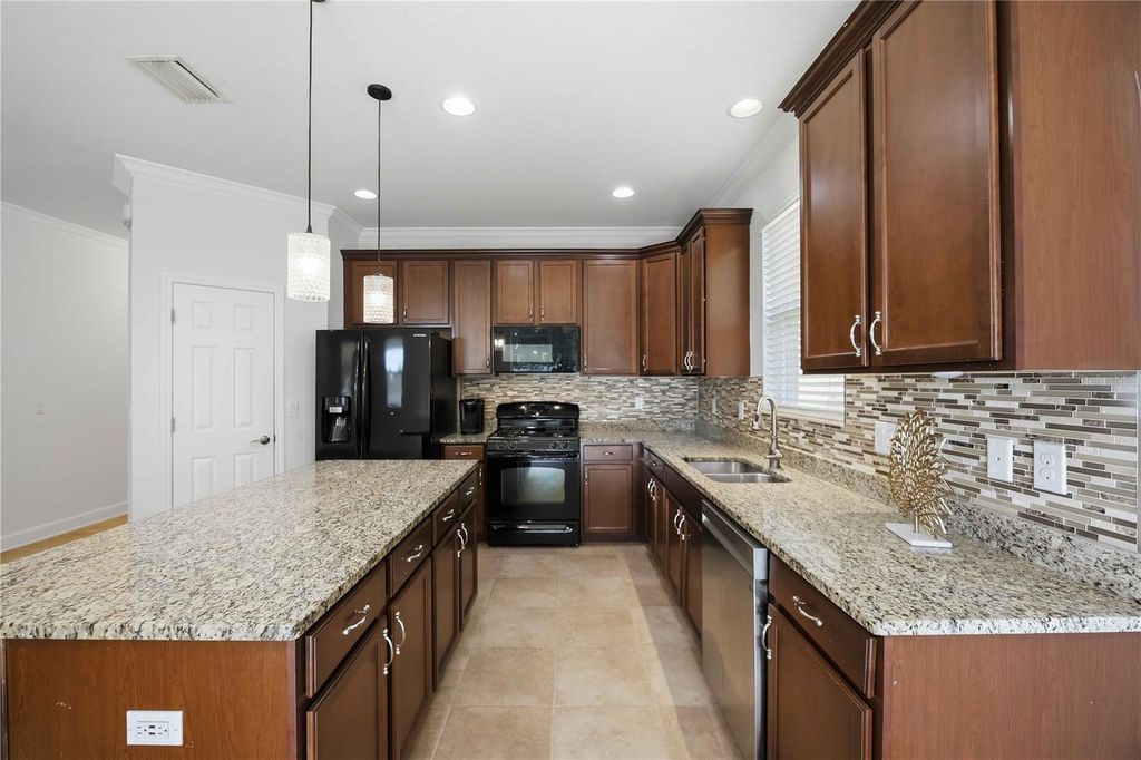 Image 13 of property listing at 5711 ARBOR WOOD COURT, Bradenton, FL 34203