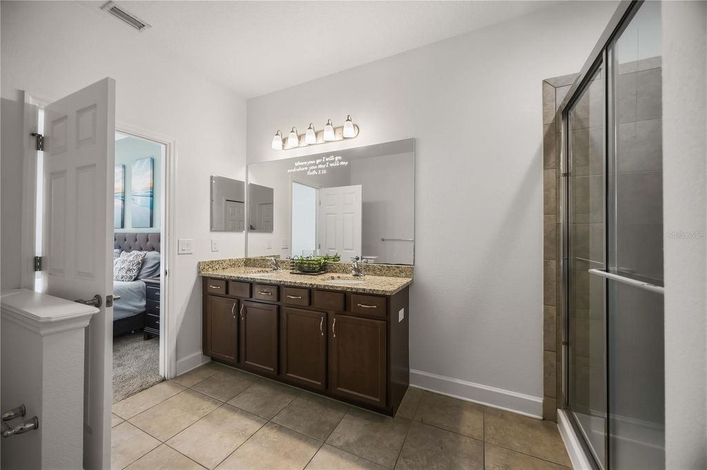 Image 28 of property listing at 5711 ARBOR WOOD COURT, Bradenton, FL 34203