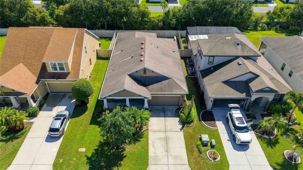 Image 5 of property listing at 5711 ARBOR WOOD COURT, Bradenton, FL 34203
