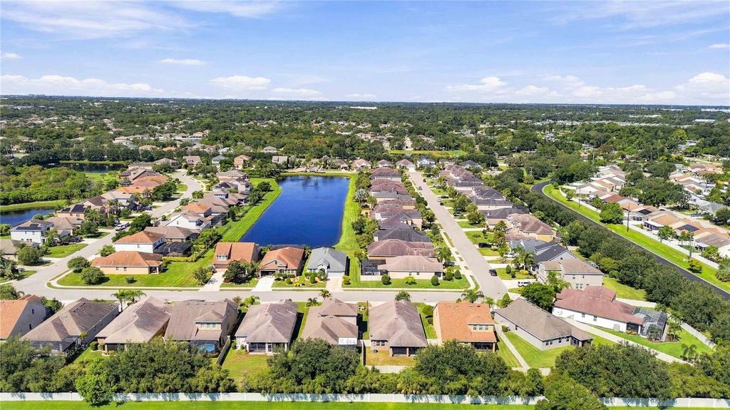 Image 59 of property listing at 5711 ARBOR WOOD COURT, Bradenton, FL 34203