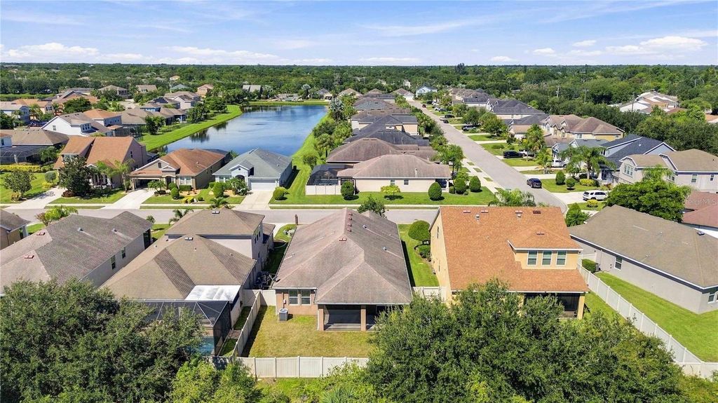 Image 60 of property listing at 5711 ARBOR WOOD COURT, Bradenton, FL 34203
