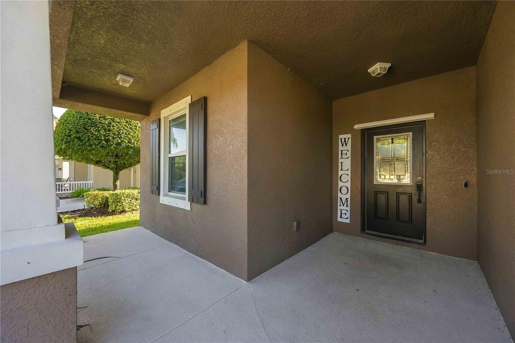 Image 8 of property listing at 5711 ARBOR WOOD COURT, Bradenton, FL 34203