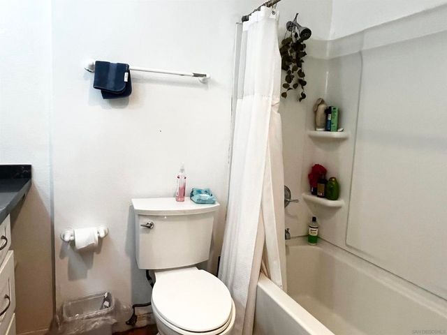 8332 Regents Rd 1F, San Diego, CA 92122