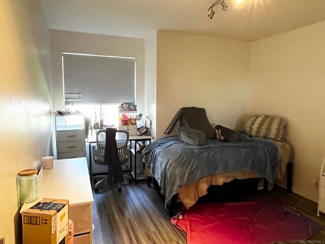 8332 Regents Rd 1F, San Diego, CA 92122