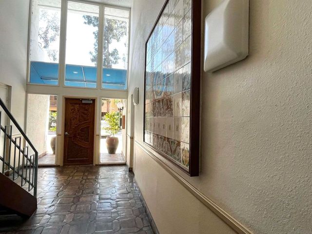 8332 Regents Rd 1F, San Diego, CA 92122