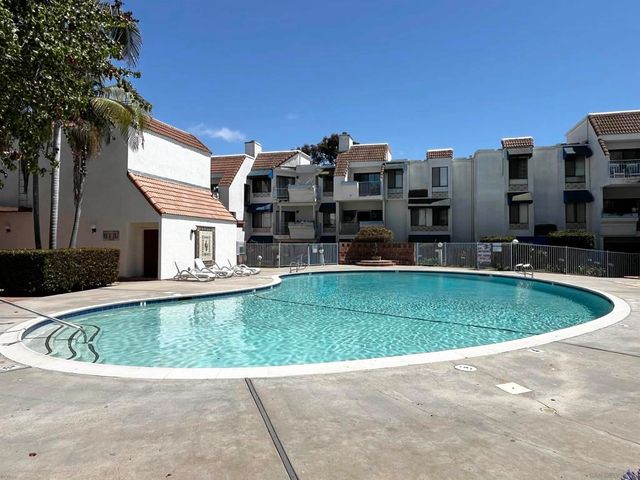 8332 Regents Rd 1F, San Diego, CA 92122