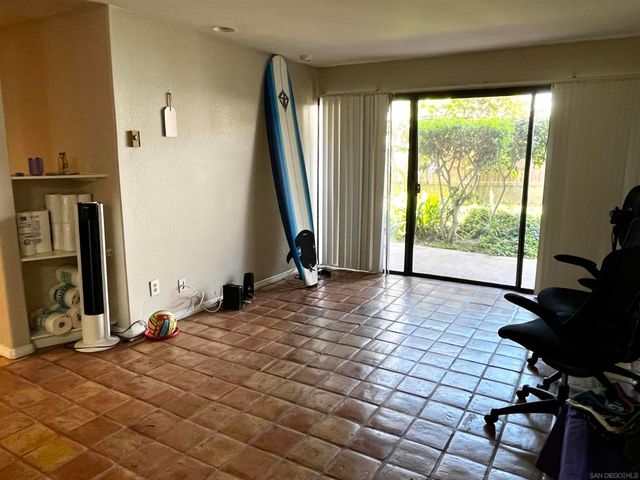 8332 Regents Rd 1F, San Diego, CA 92122