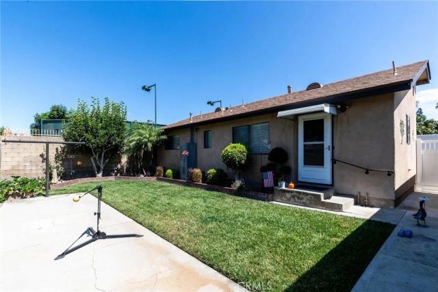 10325 Brookshire, Downey, CA 90241