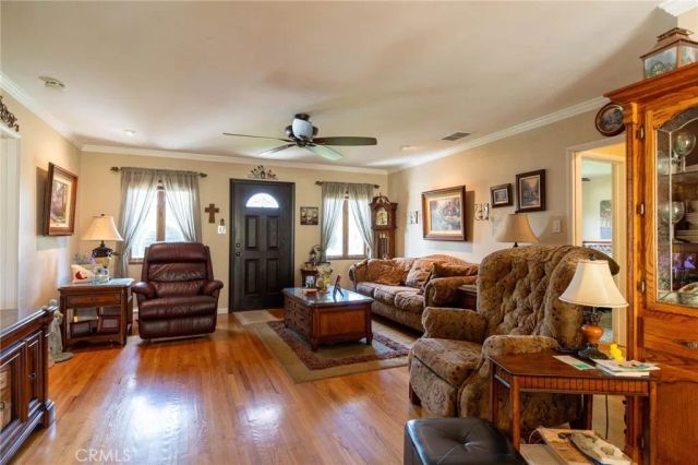 10325 Brookshire, Downey, CA 90241