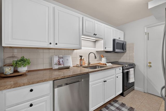 800 Governors Dr 6, Winthrop, MA 02152