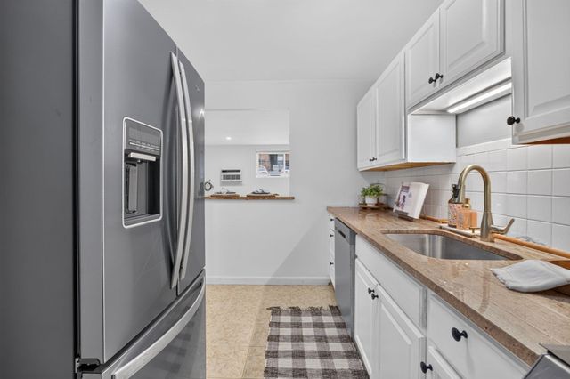 800 Governors Dr 6, Winthrop, MA 02152