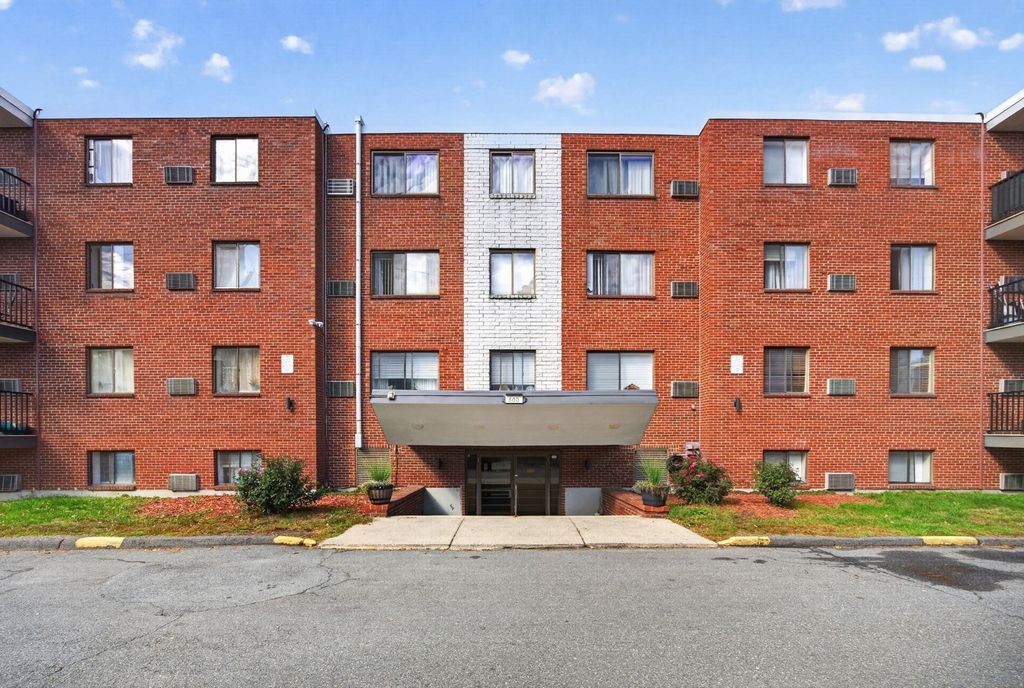 800 Governors Dr 6, Winthrop, MA 02152