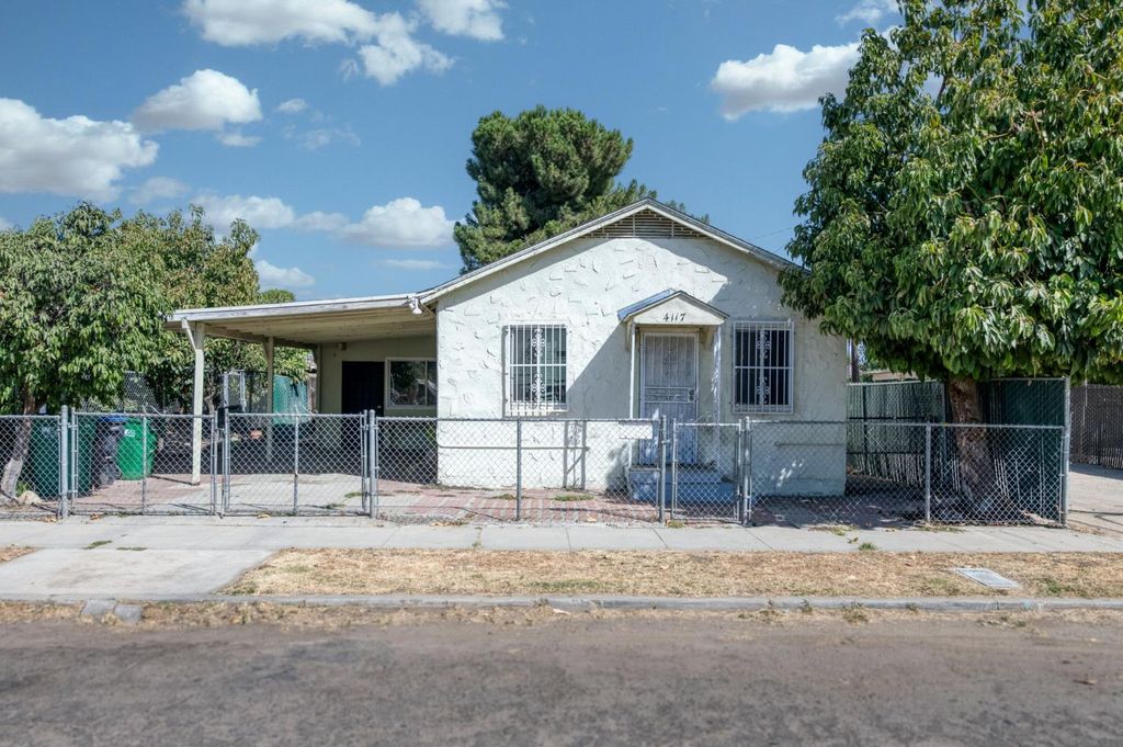 Image 1 of property listing at 4117 E Kaviland Avenue, Fresno, CA 93725