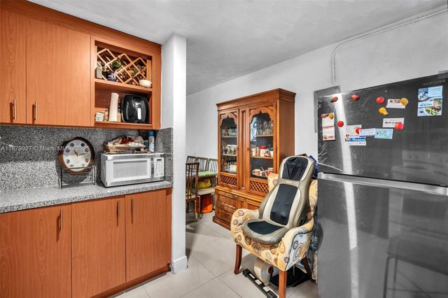 460 NE 132nd St, North Miami, FL 33161