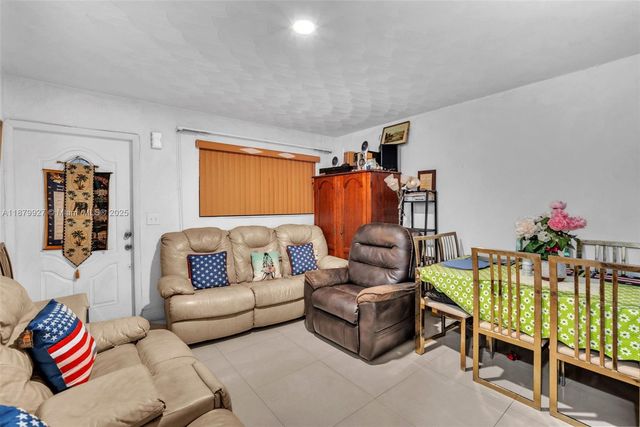 460 NE 132nd St, North Miami, FL 33161