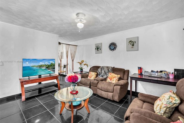 460 NE 132nd St, North Miami, FL 33161