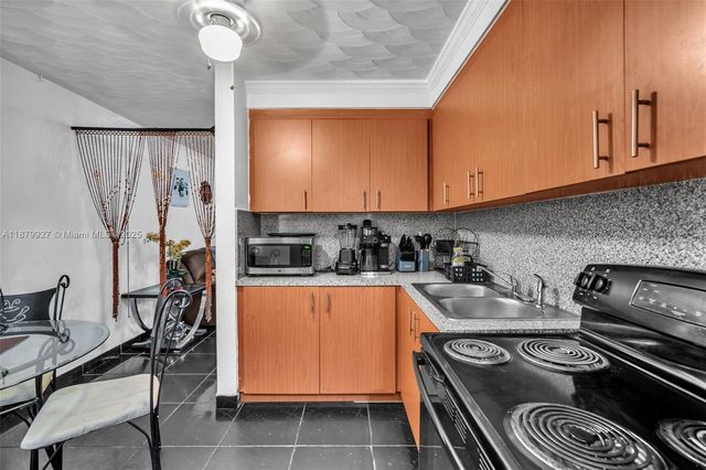 460 NE 132nd St, North Miami, FL 33161