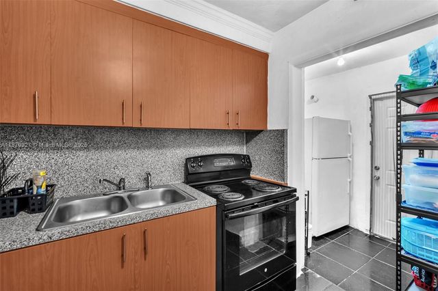 460 NE 132nd St, North Miami, FL 33161