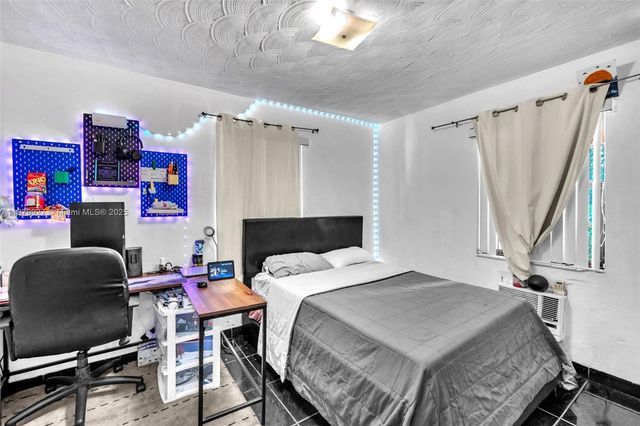 460 NE 132nd St, North Miami, FL 33161