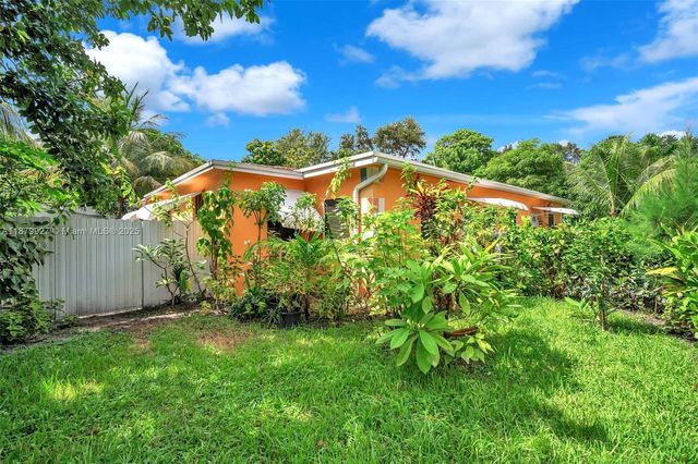 460 NE 132nd St, North Miami, FL 33161