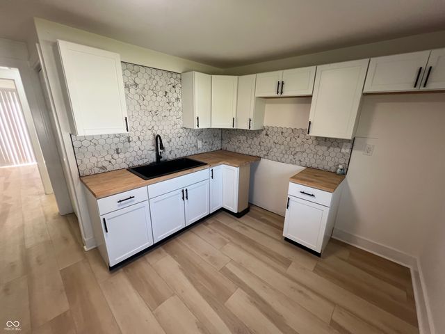 2202 Barrett Avenue, Indianapolis, IN 46221