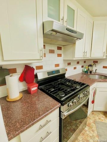 1 Bay Club Drive 15W, Bayside, NY 11360