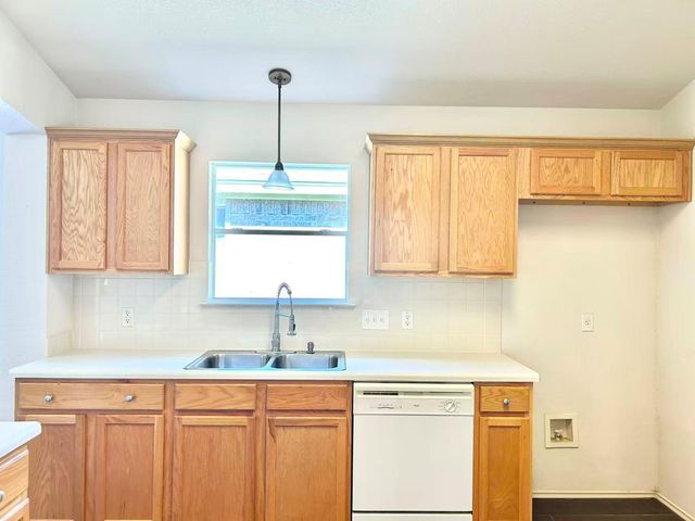 615 Settlement ST, Cedar Park, TX 78613