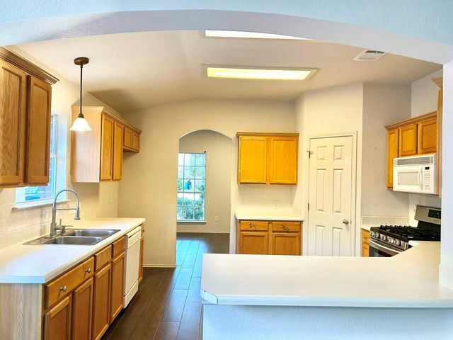 615 Settlement ST, Cedar Park, TX 78613