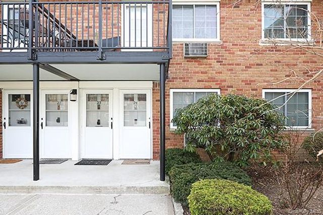 1233 Melville Rd 24, Farmingdale, NY 11735