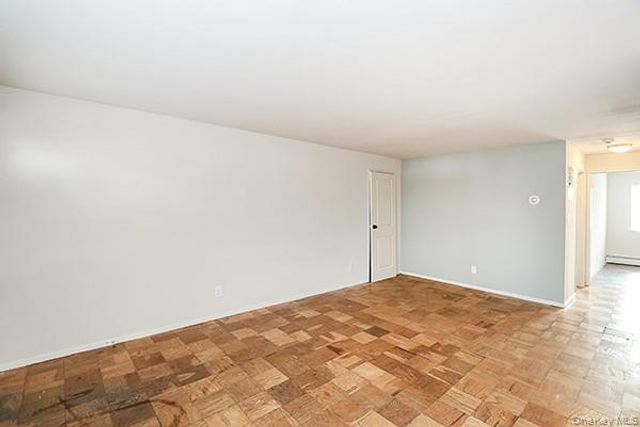 1233 Melville Rd 24, Farmingdale, NY 11735