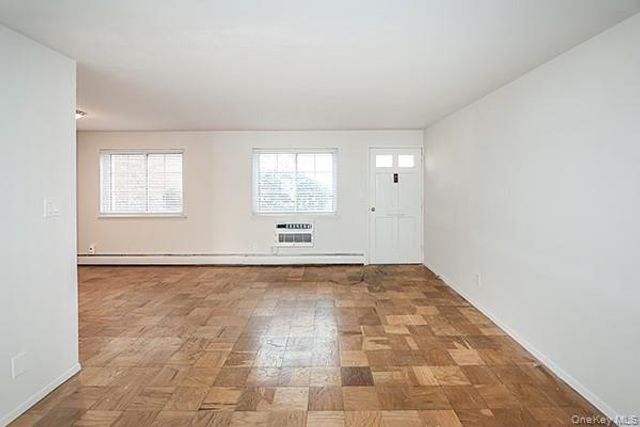 1233 Melville Rd 24, Farmingdale, NY 11735