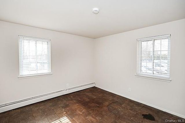 1233 Melville Rd 24, Farmingdale, NY 11735