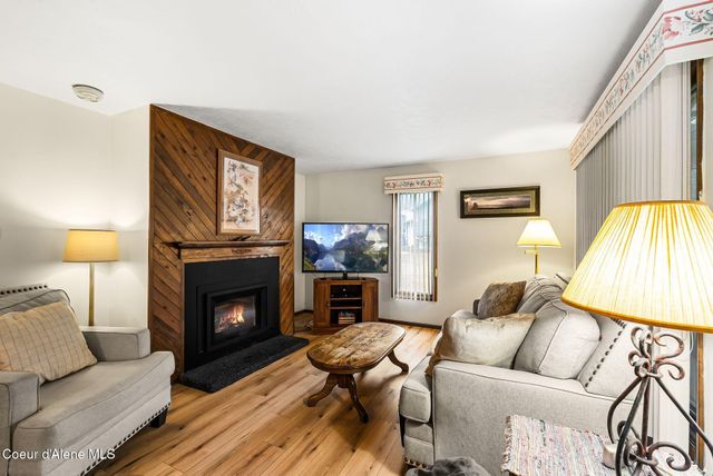 290 Syringa Heights RD, Sandpoint, ID 83864