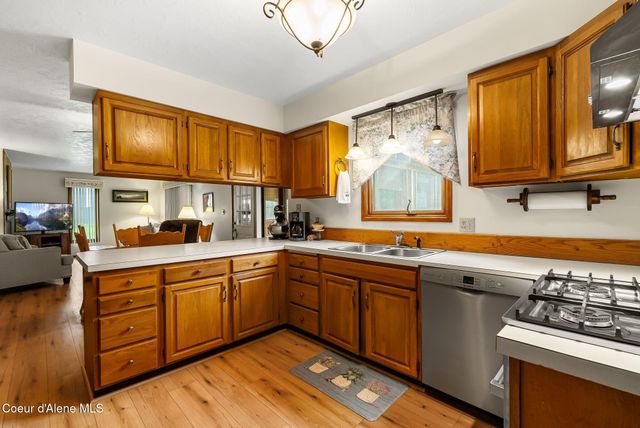 290 Syringa Heights RD, Sandpoint, ID 83864