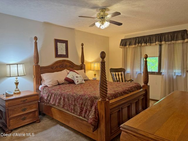 290 Syringa Heights RD, Sandpoint, ID 83864
