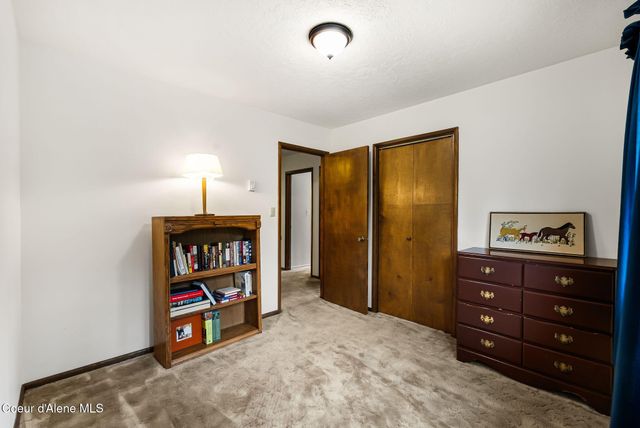 290 Syringa Heights RD, Sandpoint, ID 83864