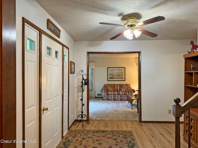 290 Syringa Heights RD, Sandpoint, ID 83864