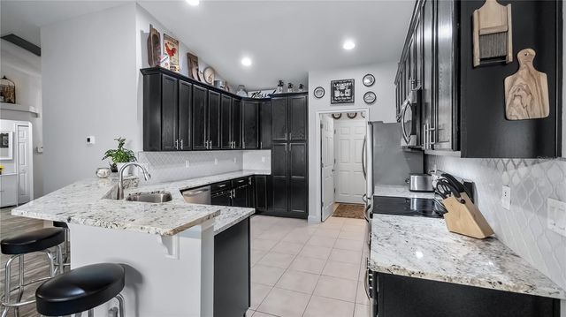 406 S PALM AVENUE, Howey In The Hills, FL 34737