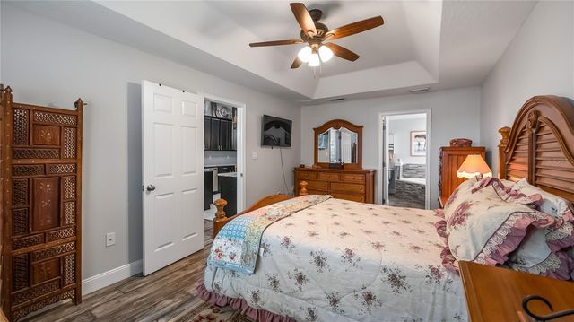 406 S PALM AVENUE, Howey In The Hills, FL 34737