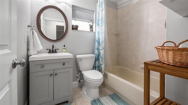 406 S PALM AVENUE, Howey In The Hills, FL 34737